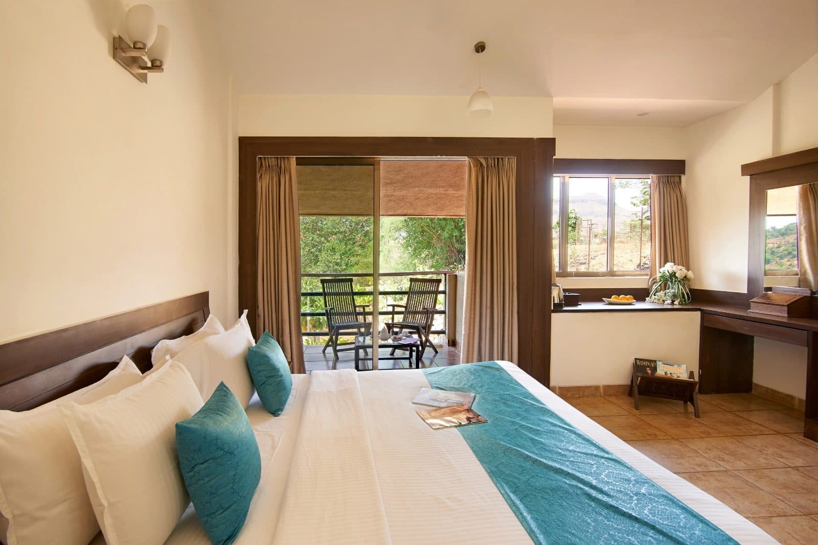 Stay — Deluxe Room Valley View Balcony Seating