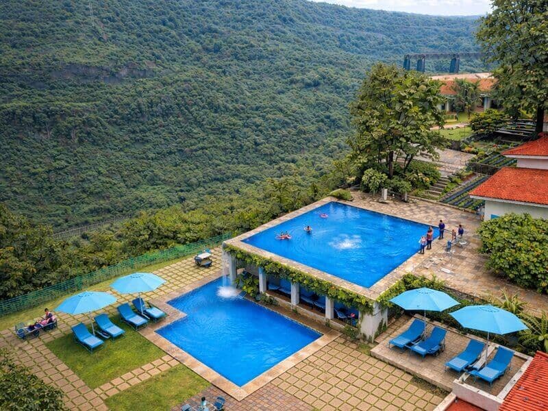 Infinity Pool - Modern pool facilities